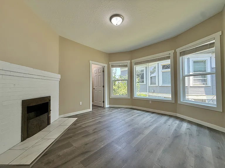 1724 W 8th Ave #1 — Photo 6