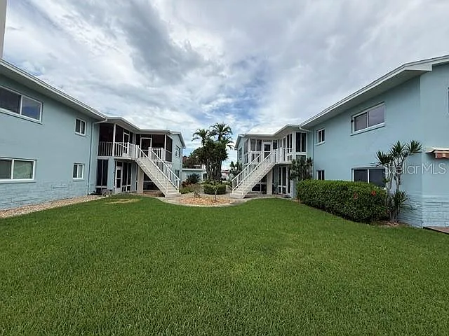 2 bed, 1.5 bath, 793 sqft, $2,200 — Photo 2