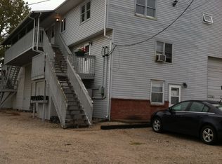 1015 Douglas St APT 3, Morris, IL 60450