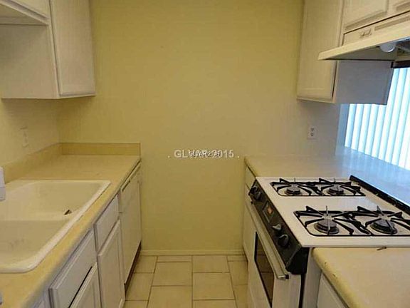 4th image of 581 Sellers Pl #0