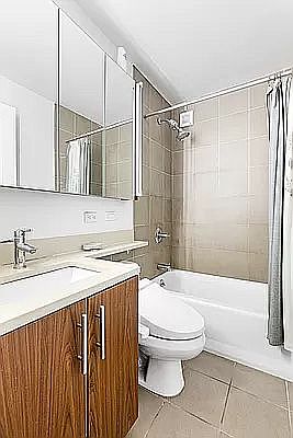 4th image of 330 E 38th St APT 35J