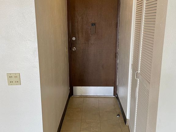 3rd image of 2754 Kuilei St APT 1502