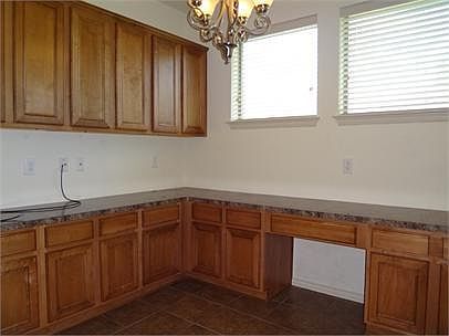 4th image of 1026 Hollow Creek Dr