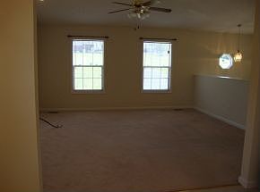 3rd image of 1009 Meadow Brook Dr