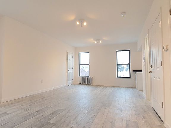 5th image of 316 McGuinness Blvd Suite 3R