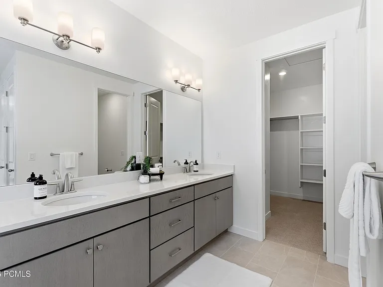 6097 N Brookline Rd — Photo 18