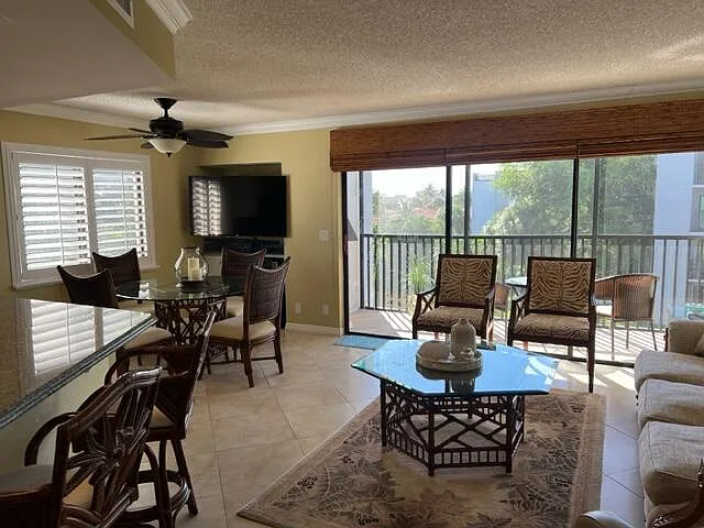 2 bed, 2.0 bath, 1183 sqft, $2,400 — Photo 4
