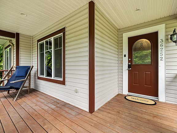 4th image of 36252 Atwood Cres