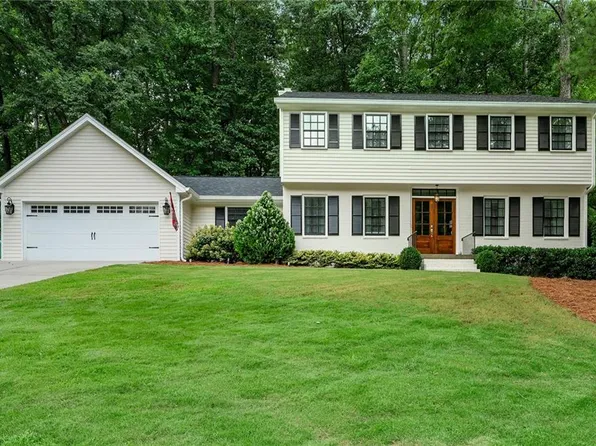 210 W Spalding Dr, Atlanta, GA 30328
