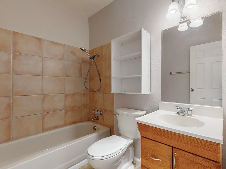 2551 Aspen Ave NW #B — Photo 10