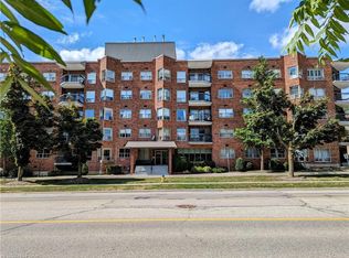 300 Keats Way #407, Waterloo, ON N2L6E6