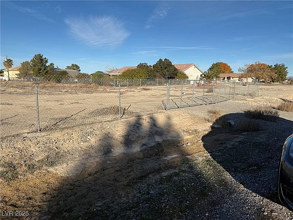 3rd image of 3550 Seneca Ave