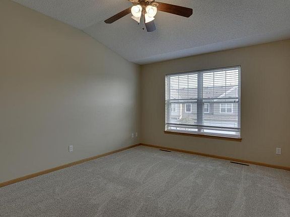 4th image of 5040 Holly Ln N Unit 6