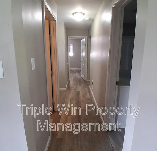 468 June Dr — Photo 27