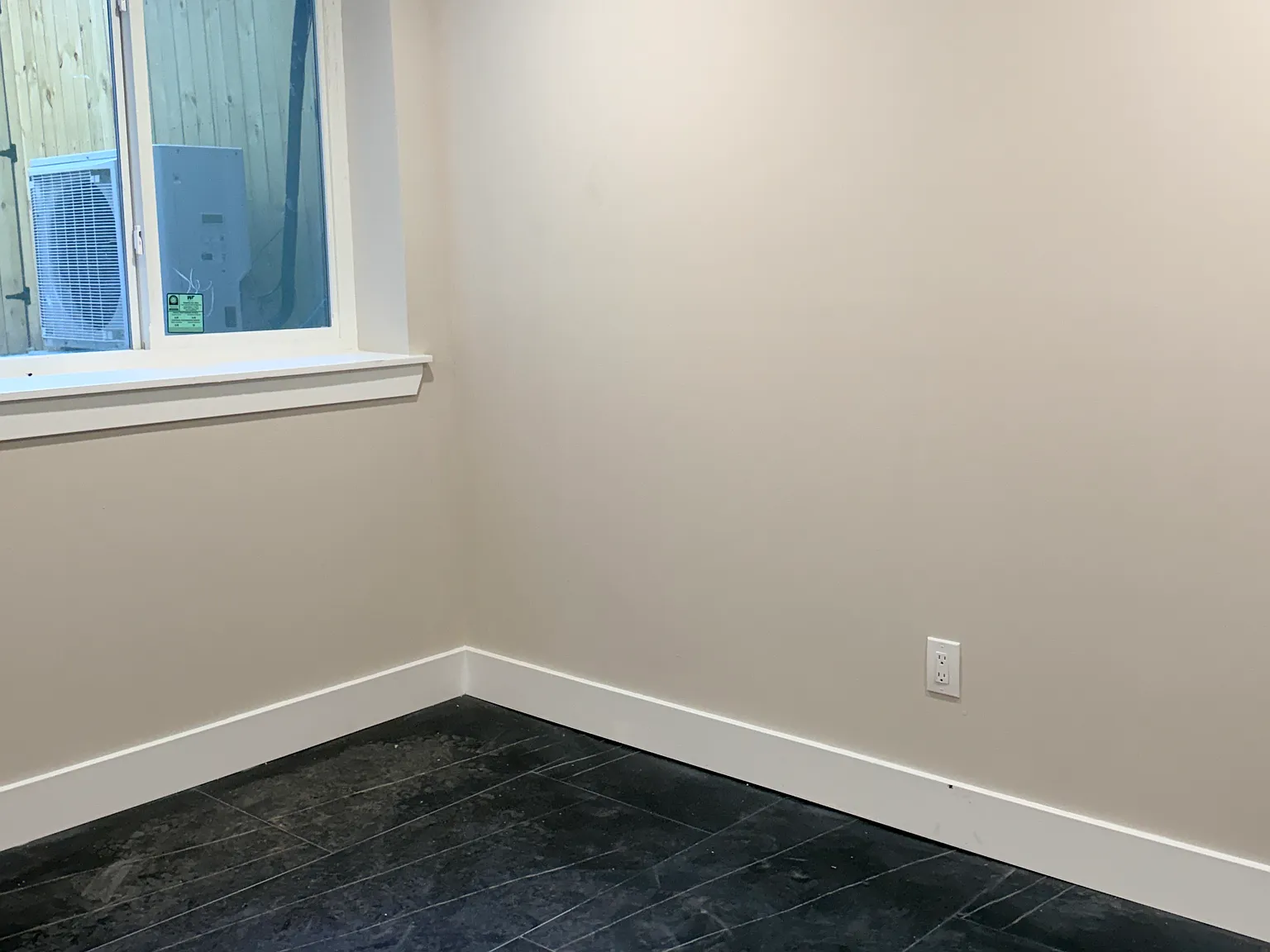 2 bed, 900 sqft, $1,900 — Photo 2