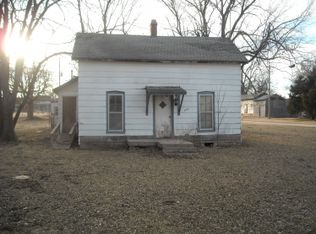404 Park St, Fall River, KS 67047