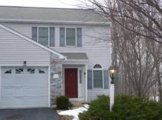 211 Top Land Dr, Lancaster, PA 17601