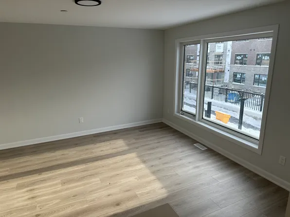 401 Glenroy Gilbert Dr #20, Ottawa, ON K2J 5W2