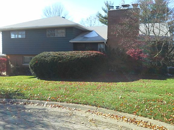 2nd image of 300 Eastline Dr