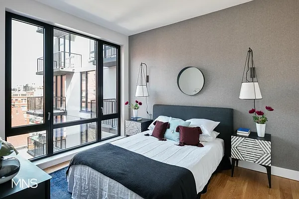 Sold by MNS | media 4