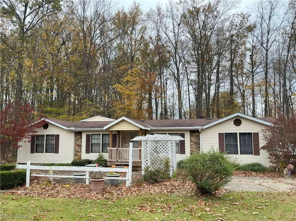 5155 University Dr, Geneva, OH 44041