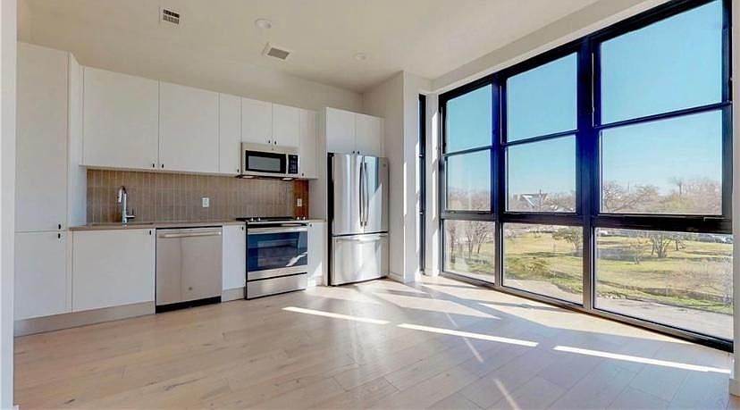 1st image of 800 Embassy Dr Floor 3