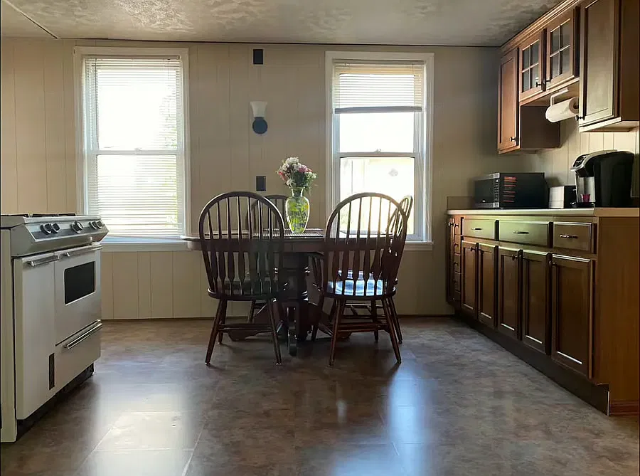12 E Shelby St — Photo 4