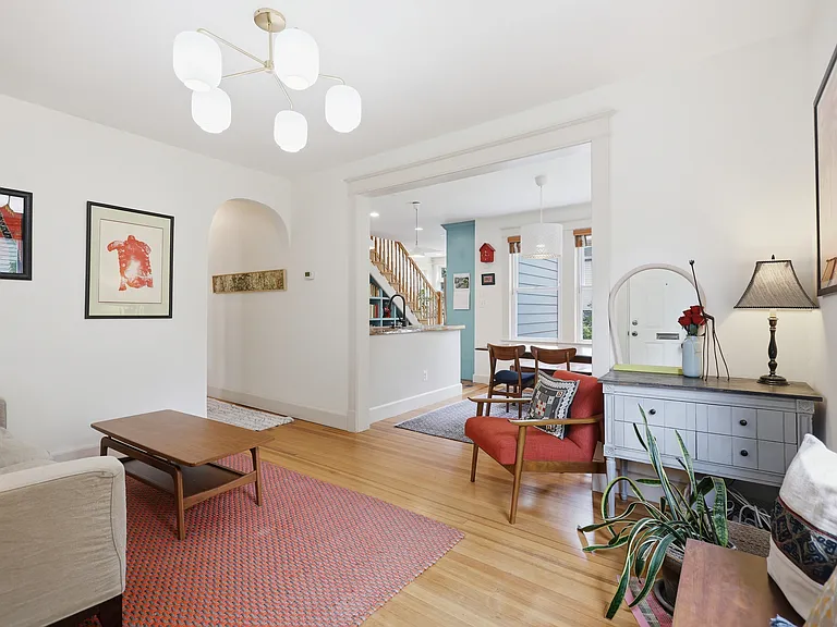 1008 Shepherd St NE — Photo 3