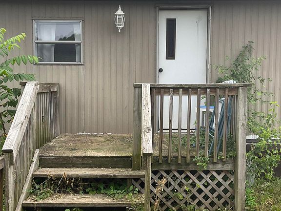 5th image of 15 Falling Creek Dr