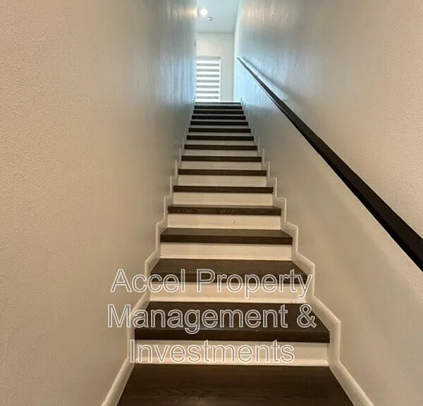 209 N 28th St — Photo 14