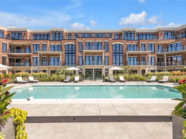 10 Shore Rd APT 409
