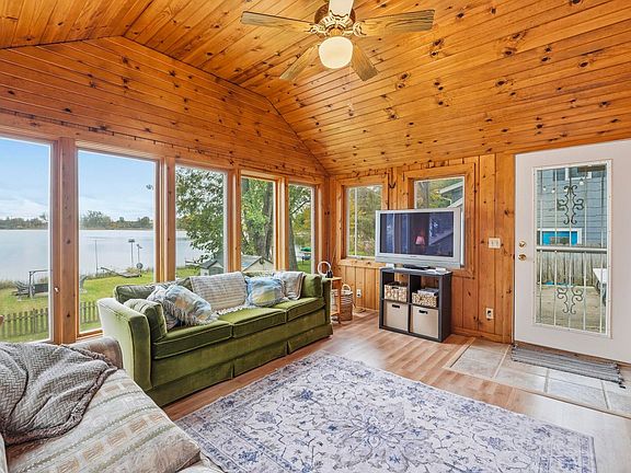 5th image of 5359 W Diamond Lake Rd