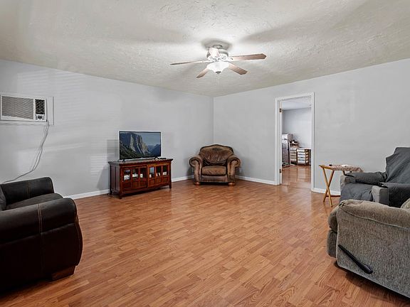 5th image of 217 Thompson Street