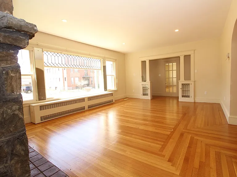 359 Deering Ave — Photo 3