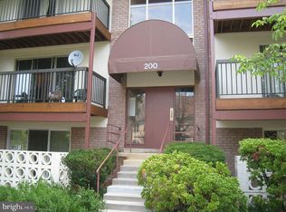 200 Park Terrace Ct SE APT 9, Vienna, VA 22180