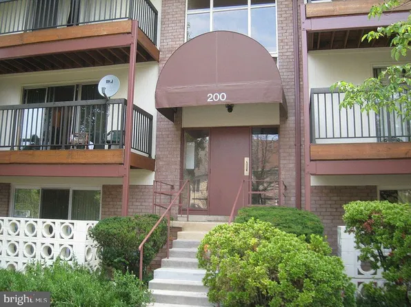 200 Park Terrace Ct SE APT 9, Vienna, VA 22180