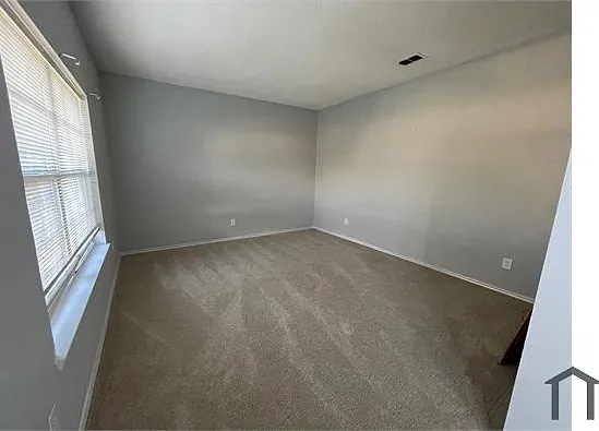 728 Fawn Valley Dr — Photo 2