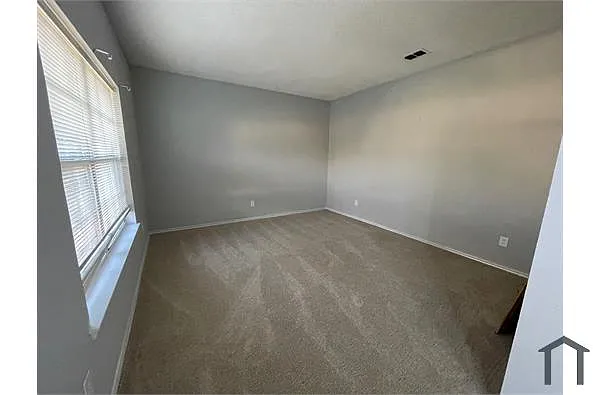 Building Photo - 728 Fawn Valley Dr