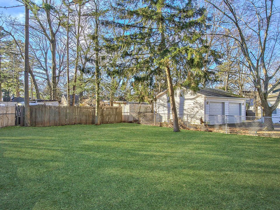 1st image of 624 Anthony Ave