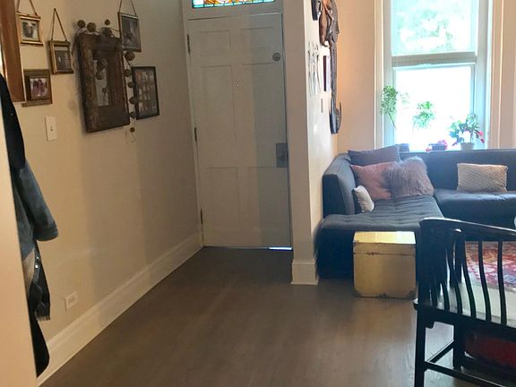 Entry to apartment