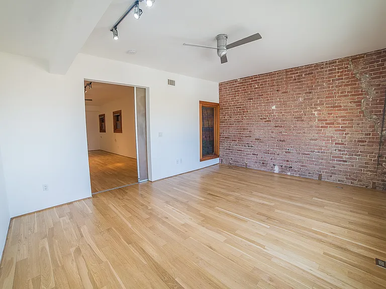 8 Brooks Ave #11 — Photo 20