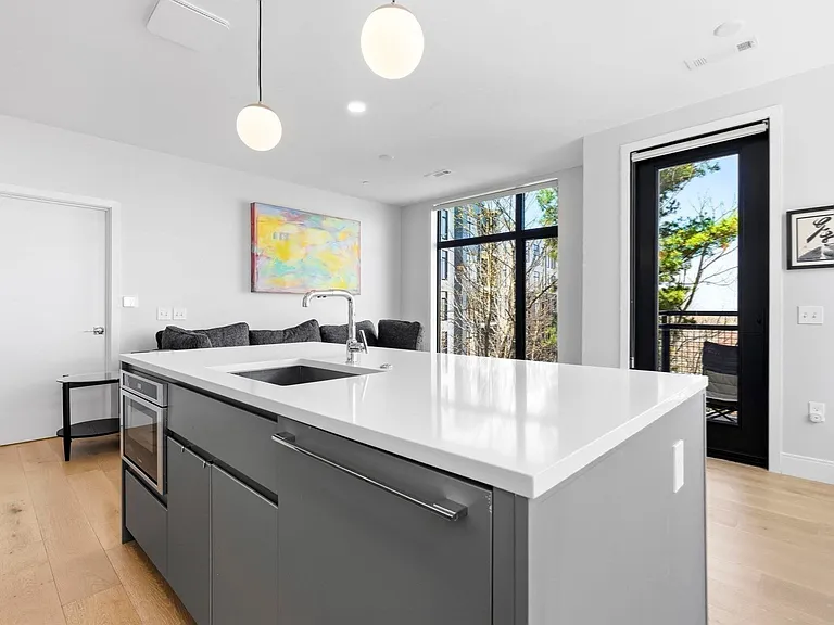 195 Washington St #525 — Photo 4