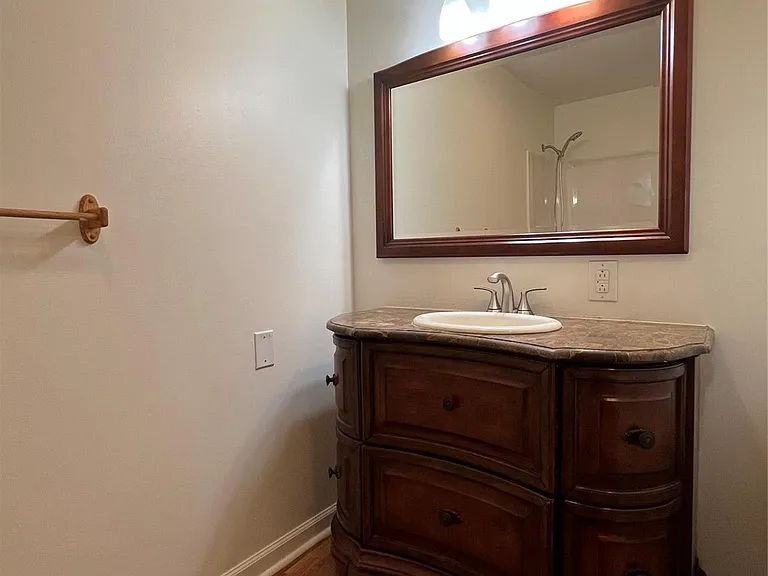 305 Briarwood Cir — Photo 10
