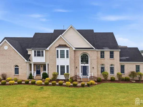 13 Linwood Dr, Monroe Township, NJ 08831