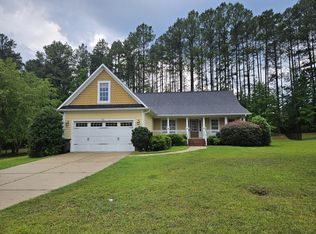 550 Orchard Falls Dr, Spring Lake, NC 28390