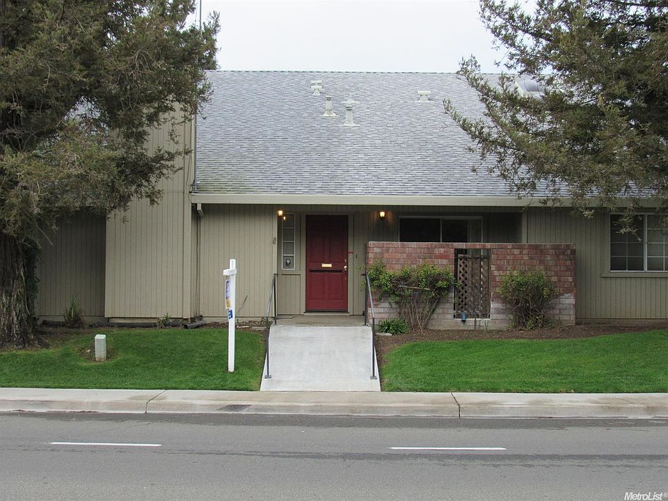 1st image of 802 Fordham Dr