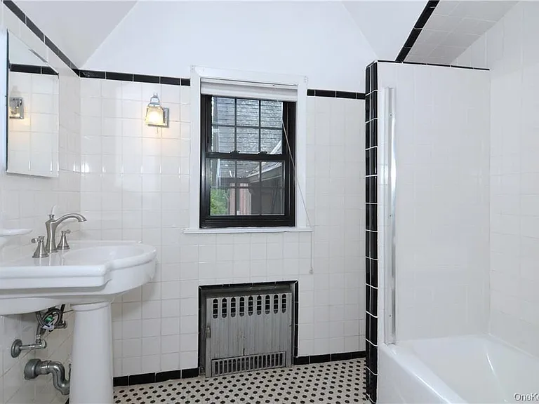 136 Harriman Rd #2 — Photo 20