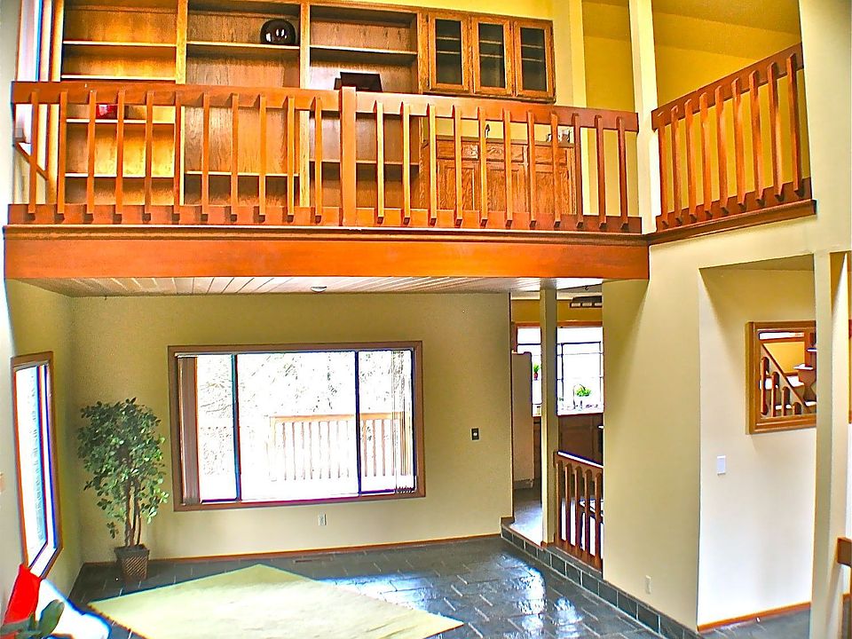 2nd image of 2952 Hunter Way