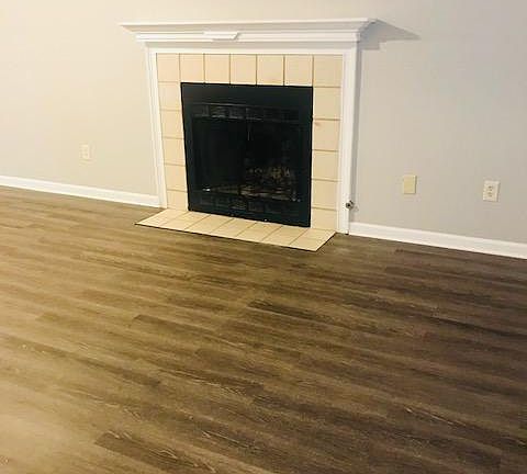 2nd image of 737 Lake Dr