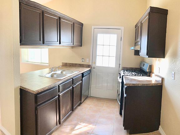 5th image of 4863 Maureen Cir